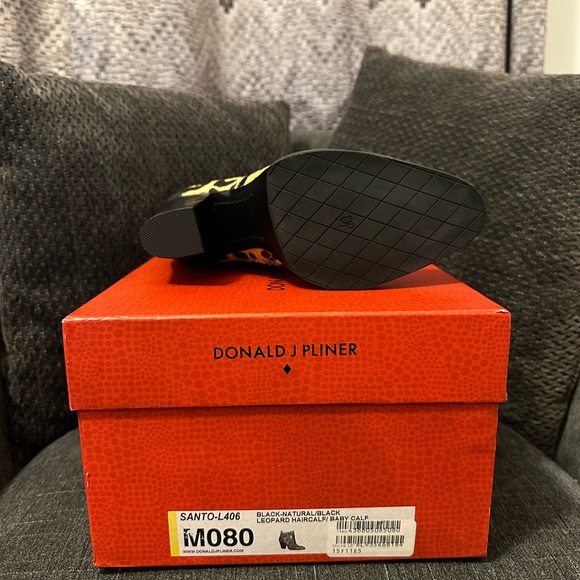 Donald Pliner Bootie - Picture 4 of 4